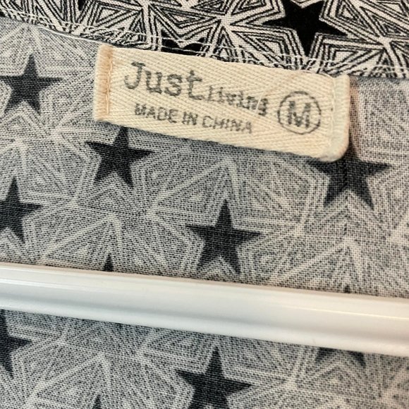 Star Patterned button down T-shirt - Picture 3 of 4